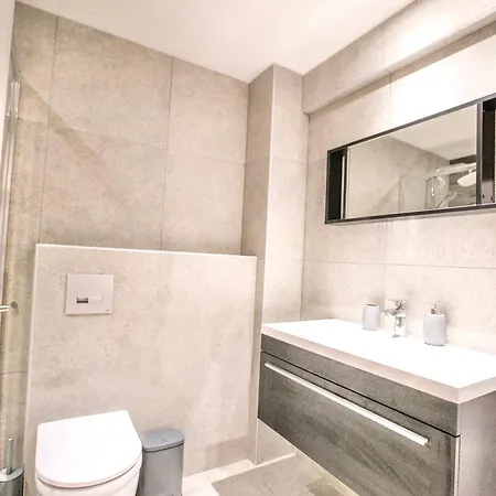 #aura & V9-10 Apartment